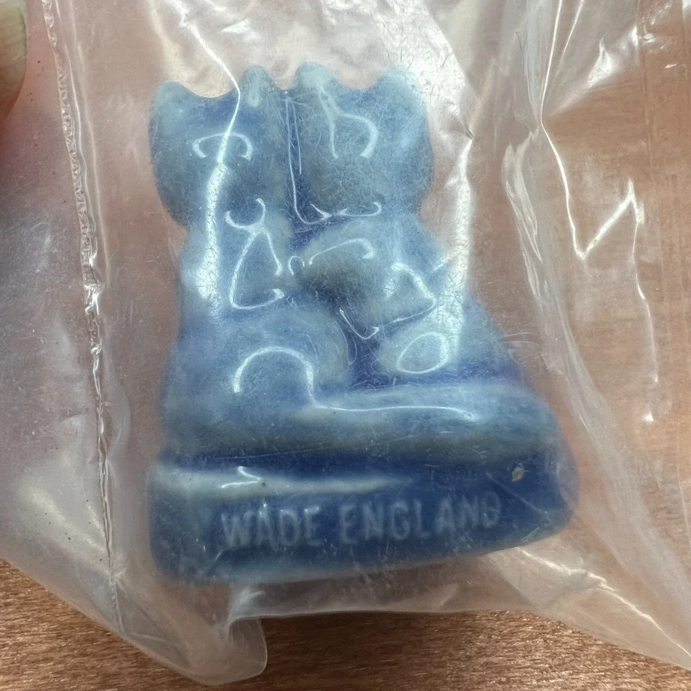 Wade England Blue Hugging Cats Figurine Whimsie Miniature Porcelain 1.25